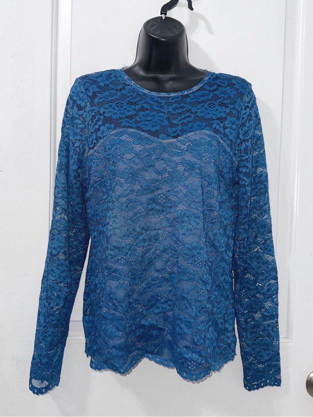 Red by BKE teal blue sheer floral lace long-sleeve layering top, size Large